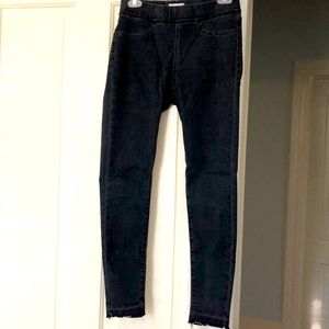 Black distressed jeggings